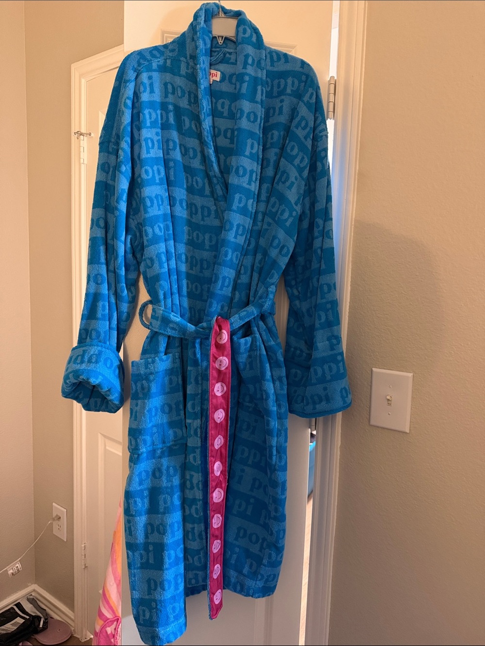Poppy Blue Women's Plush Robe with Pink Trim